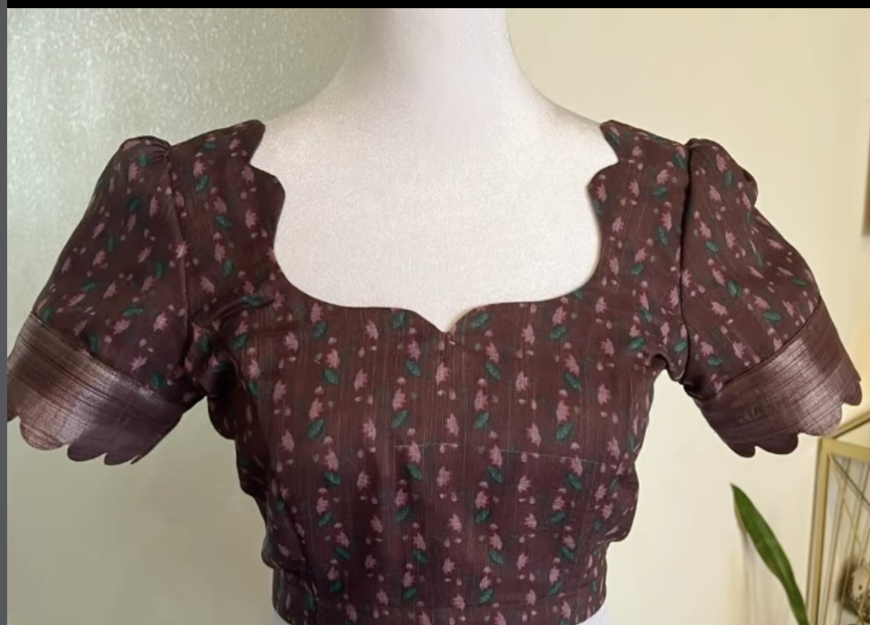 Black Mughal Scallop Back